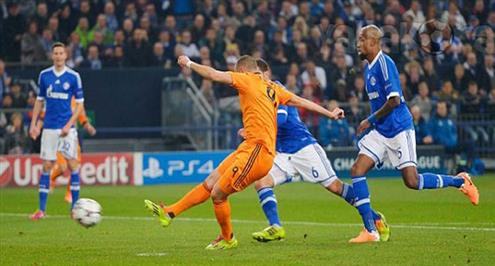 ريال مدريد يستخدم الألعاب السحرية في إسقاط شالكة بسداسية ويبحث عن منافس بدوري الأبطال